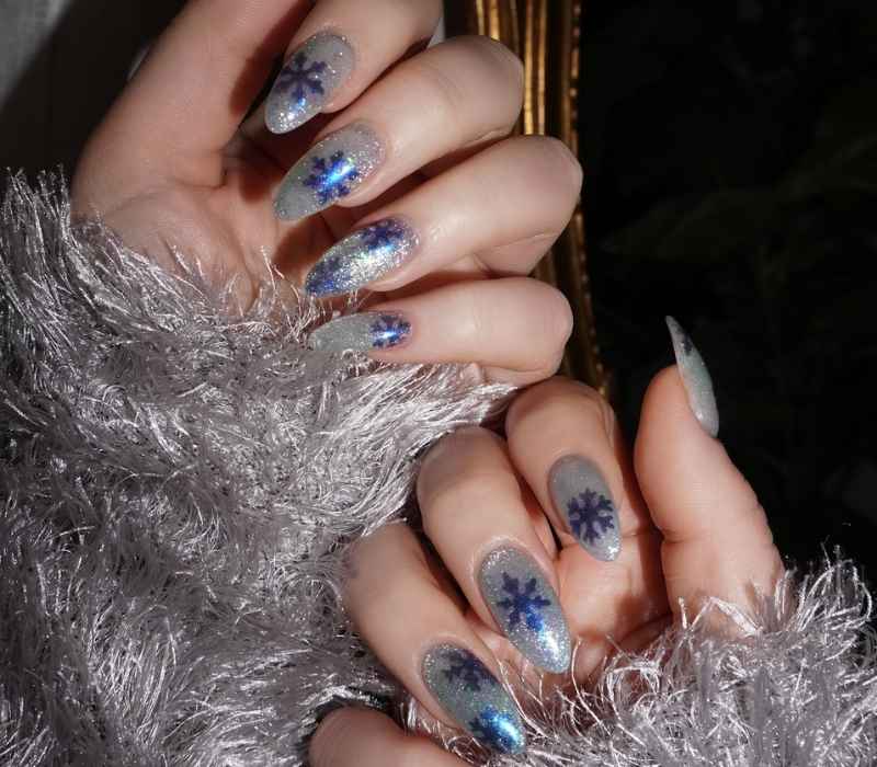 Frosty Blue Nails