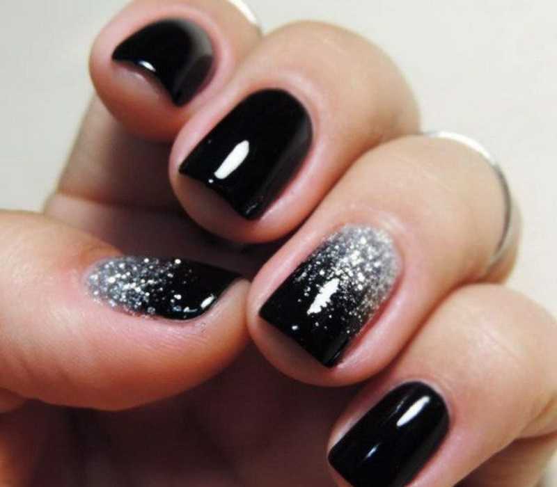 Glitter Accent Nail