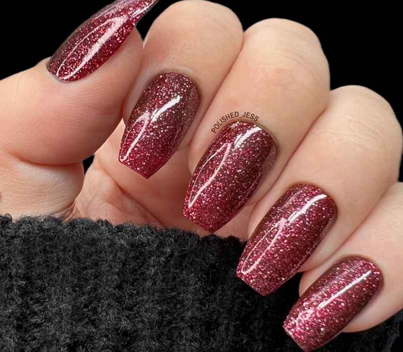 Sparkling Burgundy Glitter Nails
