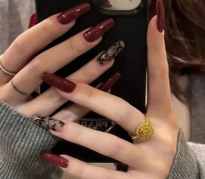 Burgundy Fall Coffin Nails: 