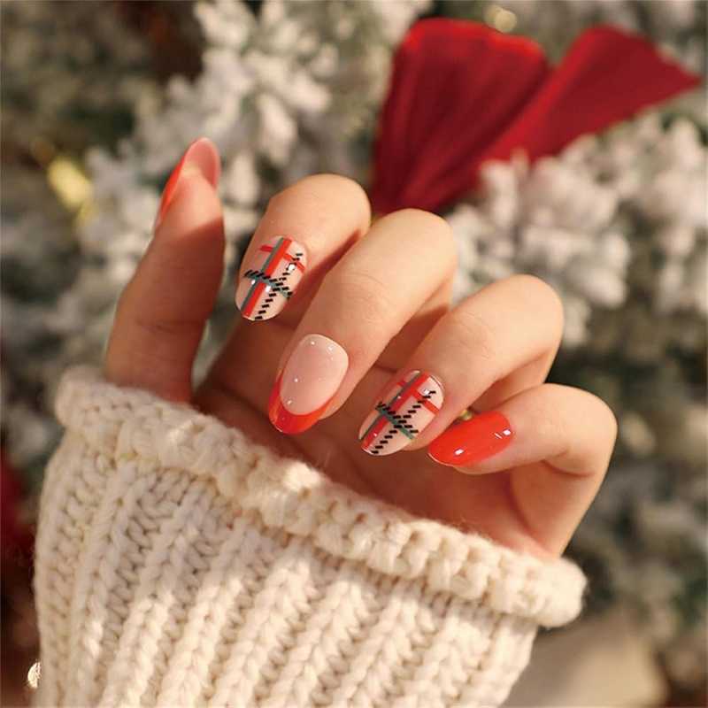Fall Foliage-Themed Festive Nail Design