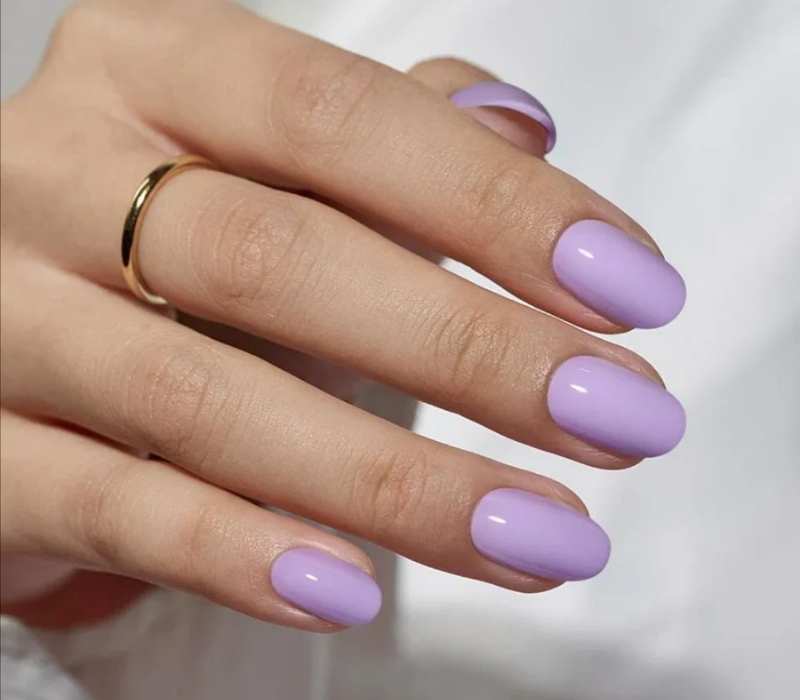 Light Purple Nails
