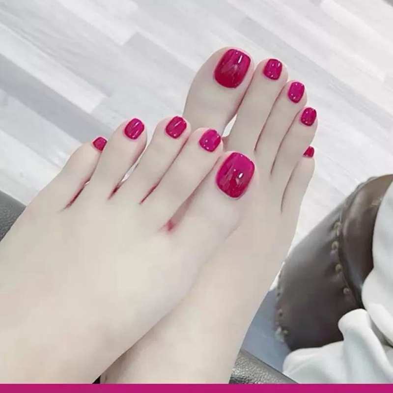 Fuchsia Toenails