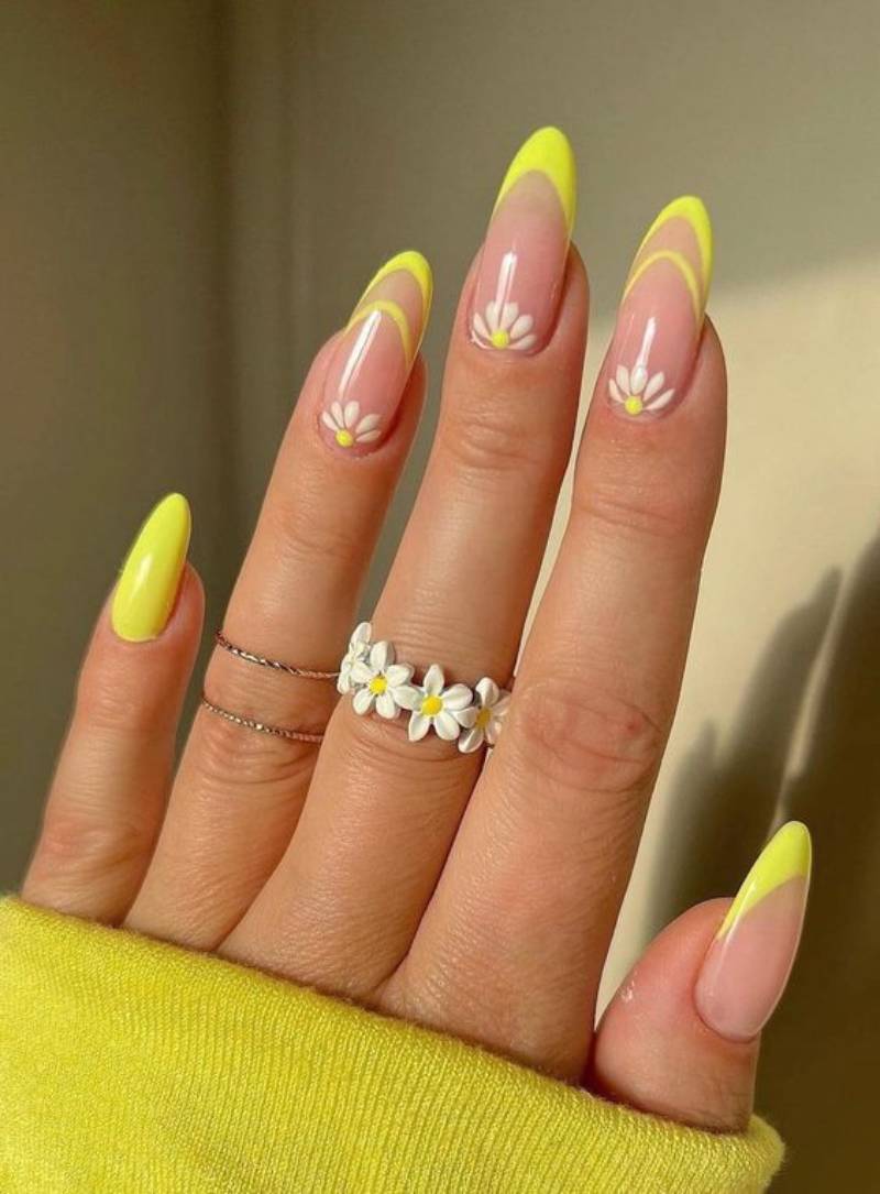 Fun Summer Yellow Nails